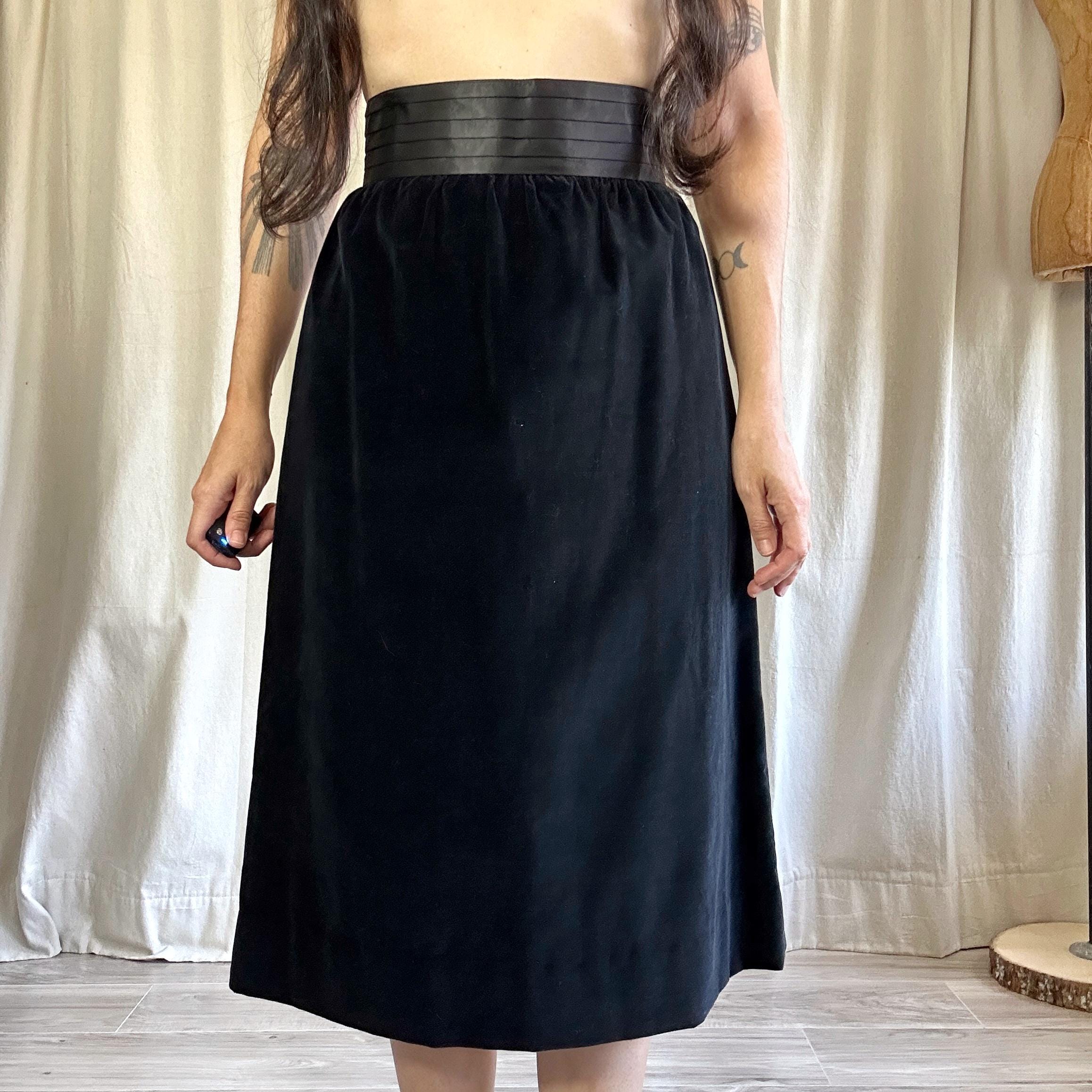 Vintage 70s/80s Cinched Wasp High Waist Black Velvet Pencil