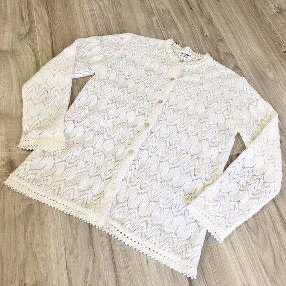 60s White Crochet Cardigan Sweater Blouse XS S - image 3