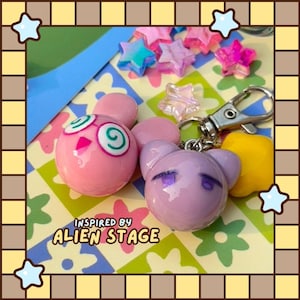 Schlüsselanhänger Mizi und Sua (Alien Stage)