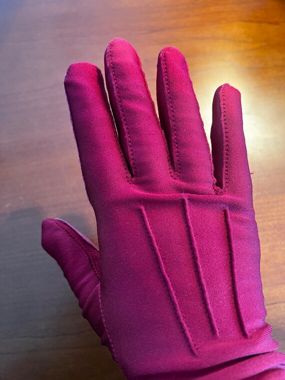 Vintage red stretch Isotoner driving gloves, acry… - image 2