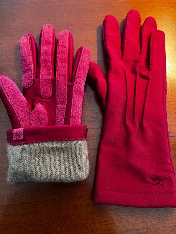 Vintage red stretch Isotoner driving gloves, acry… - image 1