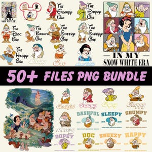 Op de afbeelding: Een digitale kunstbundel met personages uit Sneeuwwitje en de Zeven Dwergen. De afbeelding bevat illustraties van Sneeuwwitje, de zeven dwergen en de tekst "50+ FILES PNG BUNDLE". Het kleurenpalet omvat wit, zwart en verschillende tinten geel, rood en blauw.