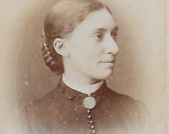 CDV Studio Portrait Young Lady Victorian Fashion W Forshaw Broche Velvet Dress Oxford Social History