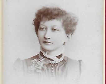 CDV Studio Portrait Young Lady Victorian Fashion W Forshaw Broche Velvet Dress Oxford Social History