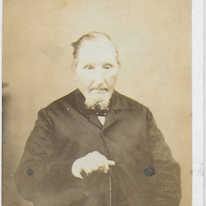 CDV、ビクトリア朝の写真、ビクトリア朝の紳士、老人、ひげ、杖、撮影者不明