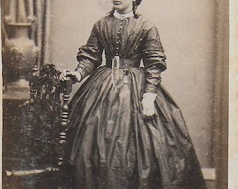 CDV Studio Portrait Young Lady Victorian Fashion W Forshaw Broche Velvet Dress Oxford Social History