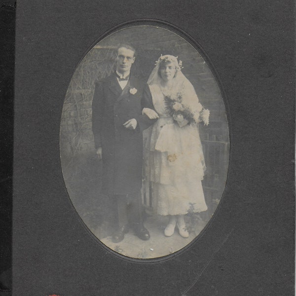 Vintage Photo, Wedding photo, Bride, Groom, Wedding Bouquet, Wedding Day, Beautiful Bride, Long Veil, 1920s Mounted on Card
