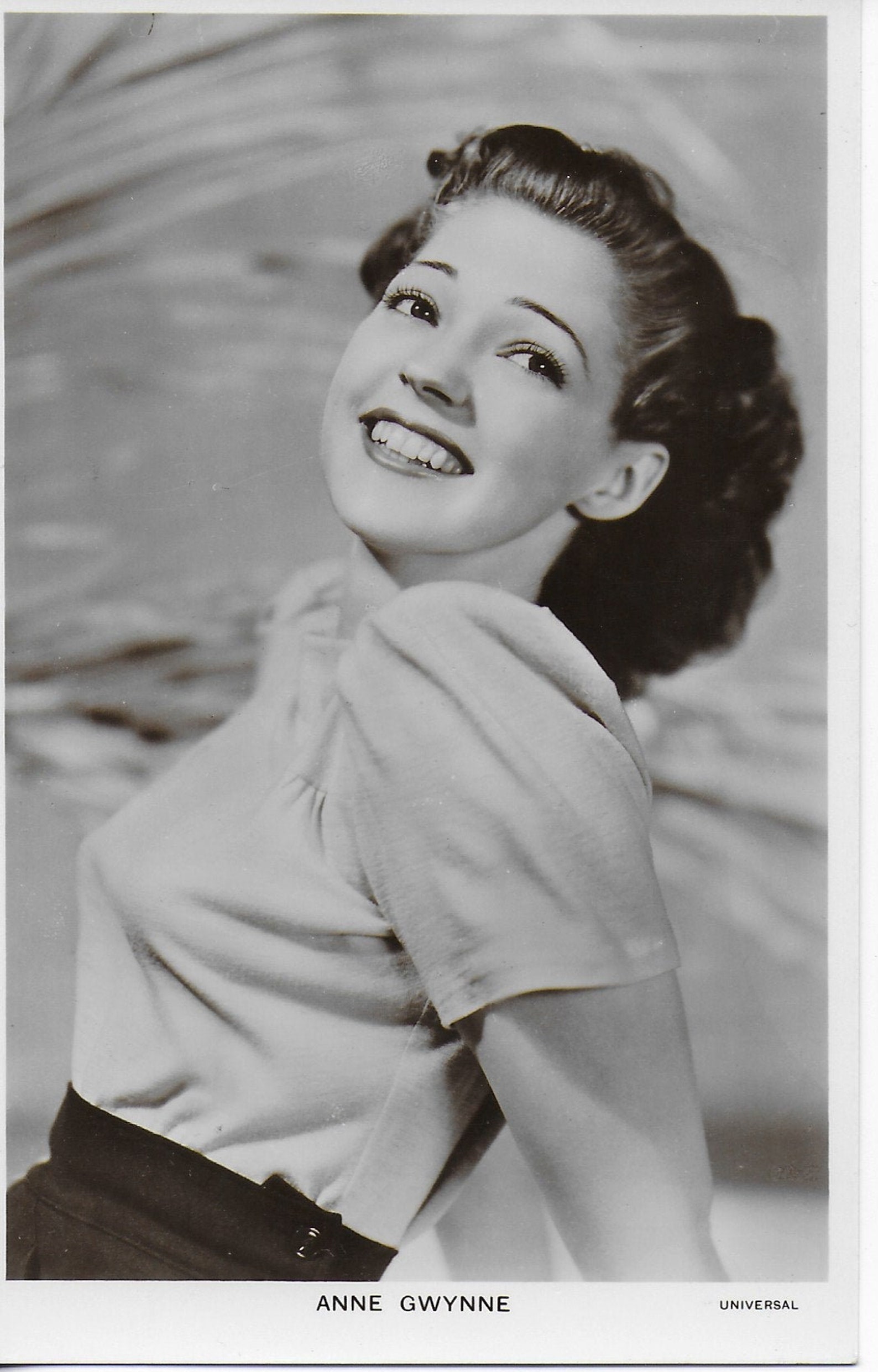 Anne Gwynne Photos