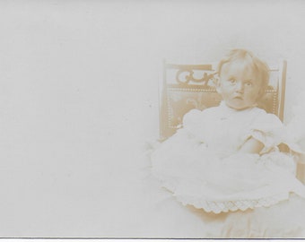 RPPC, Vintage Photo, Postkarte, Ausgeblichenes Foto, Babs 13 Monate