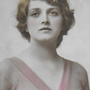 Gladys cooper nude - Celebrity Breast Size List.