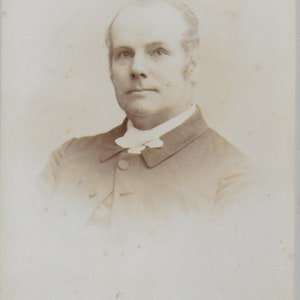 Victoriaanse foto, kastkaart, heer, dunner wordend haar, W Adams, Belgrave St, Reading