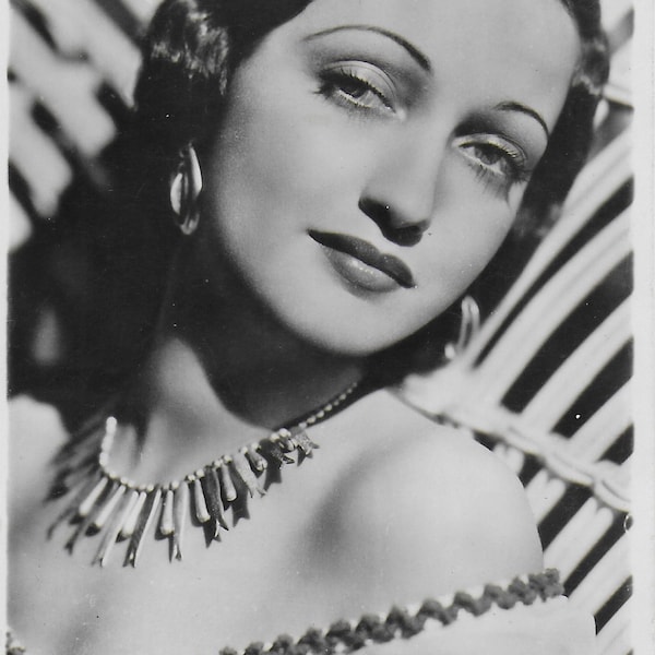 RPPC American  Actress Dorothy lamour Famed Beauty,Hollywood Glamour