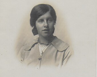RPPC Wavy Hair Oxford Studio Lace Collar Portrait Hair Style Young Lady