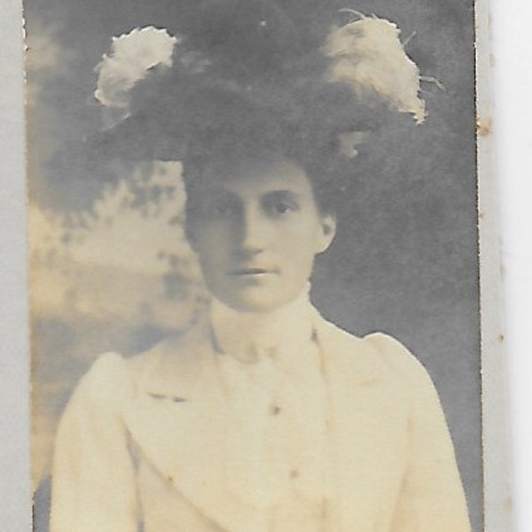 Edwardian Photo, Vintage Photo, Edwardian Lady, Big Hat, Flowers on Hat, Light Jacket, Edwardian Fashion, Old Photo