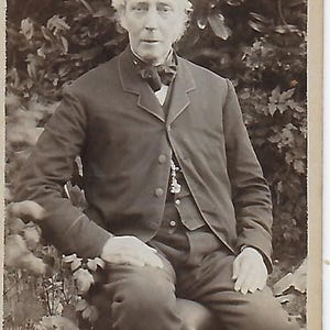 Victoriaanse foto, CDV, Gentleman in the Garden,