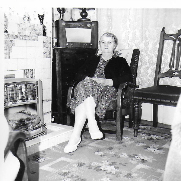 Vintage Photo, OldLady, Livingroom, Valve radio, Electric Fire, Patterned Carpet, Chairs,