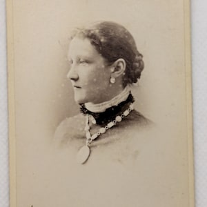 Victorian CDV , Victorian Lady, Necklace, Portrait, J Thirlwall, Hereford