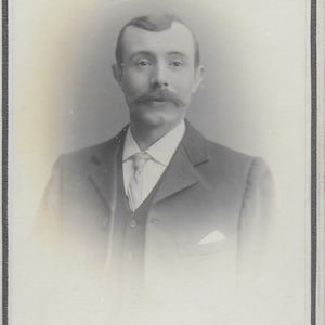 Edwardian Foto, Kabinett Karte, Smart Gentleman, Hemd, Krawatte, Anzug Jacke, A & G Taylor, späte Königin