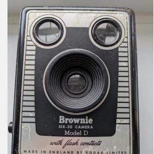Kodak  Brownie Six-20 Camera Model- Ideal prop