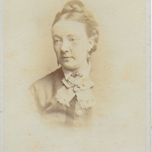 Victorian CDV, Victorian Photo, Portrait, Elegant Lady, Gillings, The Strand, London
