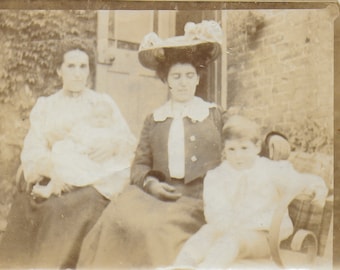 Edwardian Photo, Old Photo, Edwardian Family, Big Hat, Flowers on Hat, Back Yard, Edwardian Fashion,