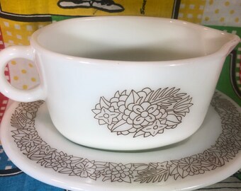 Vtg Pyrex Woodland Gravy Boat W/ Underplate Brown White Floral Milk Glass Dish Milk Glass Vtg Kitchen Flowers pattern. Mid Century Modern