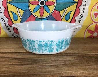 Pyrex Aqua Butterprint Amish 472 Casserole Round White Glass Baking Dish White Milk Glass Vtg Kitchen NO LID.Mid Century Modern Mid Mod.