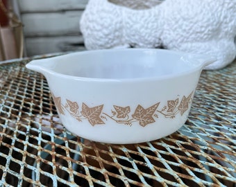 Pyrex Sandalwood Leaf Leaves Floral 472 Casserole Round Tan White Glass Baking Dish Vtg Milk Glass Vintage NO LID. Mid Century Modern