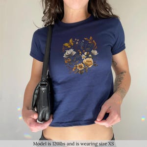 Y2K Vintage geperste bloemen vlinders baby T-shirt boho wilde bloemen esthetische bloemen shirt Cottagecore y2k kleding zomer crop top tee