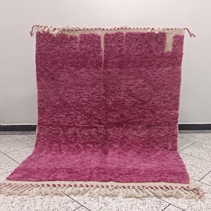 Handmade Pink Wool Moroccan Rug: Geometric Minimalist Carpet