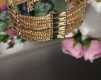 Bracciale con perline, componenti placcati in oro 18 carati, perline in ottone placcato oro 14 carati e ciondolo Miyuki Delica DB1832, gioielli di lusso in oro.