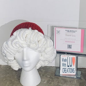 Christmas crochet ruffle hat