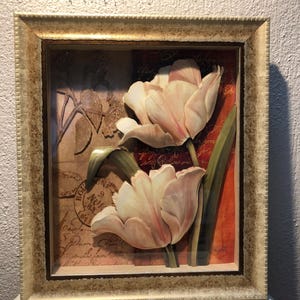 Handgefertigte 3D Relief Wandkunst - Gerahmtes Tulpen Blumen Kunstwerk - Dimensionale Papierkunst mit Vintage Botanischem Stil
