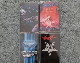 PERTURBATOR - I am The Night - Dangerous Days - Protector ID - The Uncanny Valley musicassetta. vaporwave, synthwave, elettronica.