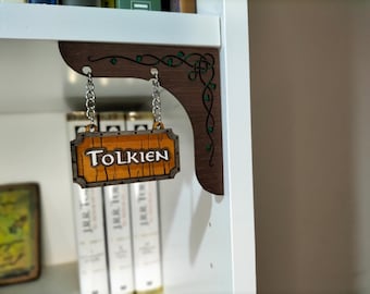 Bookshelf decoration: Book organizer by category - Bookshelf Tab | Corner | Sort books by genre or author