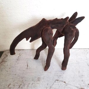 放浪する運命のSCPぬいぐるみ、16日目 トレバー・ヘンダーソンにインスパイアされた作品