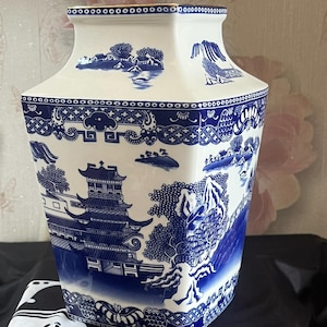 Ringtons Willow Story Vase