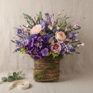 Lila Lavendel Blumengesteck Rustikaler Korb Faux Blume Herzstück Bauernhaus Tisch Dekor Frühling Sommer Dekoration Hochzeitsgeschenk