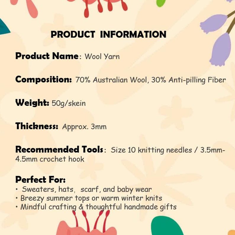 K&ouml;nnte beinhalten: Eine Produktinformationskarte f&uuml;r Wolle mit einem hellpfirsichfarbenen Hintergrund und Blumenillustrationen. Die Textdetails umfassen: Product Name: Wool Yarn, Composition: 70% Australian Wool, 30% Anti-pilling Fiber, Weight: 50g/skein, Thickness: ca. 3mm.