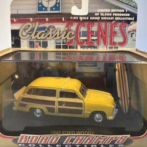 Road Champs 1949 Ford Woody 1:43 Scale Classic Scenes Yellow  Limited Edition