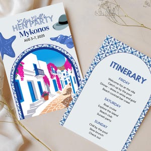 Puede incluir: Un itinerario ilustrado azul y blanco para una despedida de soltera en Mykonos, Grecia. El itinerario incluye actividades para el viernes, el sábado y el domingo. El texto incluye "Welcome fizz at the villa", "Catch up by the pool", "Beach cocktail bar crawl", "Explore the island", "Boat cruise", "Beach club", "Sunset party", "Chill by the pool", "Slow brunch", y "Check out".