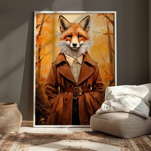 Puede incluir: Una pintura digital de un zorro con un abrigo marrón de gabardina de pie en un entorno de bosque. El zorro lleva una camisa blanca y un cinturón marrón. El fondo es una imagen borrosa de árboles y hojas en tonos naranja, amarillo y marrón.