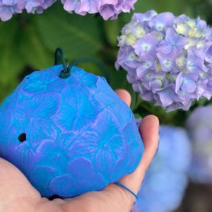Japanese Handmade Hydrangea Wind Chime with Leaf Detail | Cool & Delicate Summer Decor | Small Gift Idea | 2025 Seasonal Floral Ornament