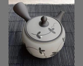 Tokoname Teapot “Rinrin” | 290cc Japanese Ceramic Teapot with Built-in Strainer | Elegant Floral Design | Made in Japan |Gift for Tea Lovers