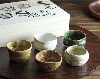 Handmade Japanese Sake Cup Set – 5 Mino Ware Ochoko in Wooden Gift Box | Luxury Sake Tasting Set | Housewarming, Birthday, Father’s Day Gift