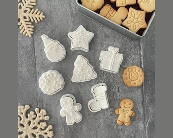 Christmas Mini Cookie Cutter Set of 2 | Wreath, Tree, Santa, Star, Boots, Present,  | Free “Merry Christmas” Stamp Gift ,Baking Tools