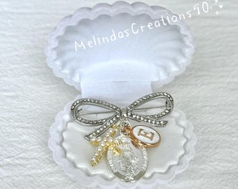 Custom Catholic baby gift, Custom Baptism gift, Custom Christening gift, Virgin Mary charm, Baby Shower Gifts, Protection pin, Newborn Gift