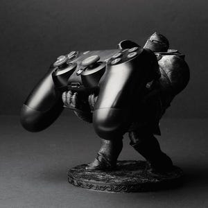 Knight Controller Stand: Universal Gamepad & Headphone Holder