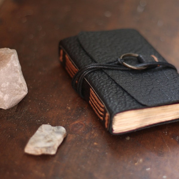 Traveller's grimoire • black leatherbound journal