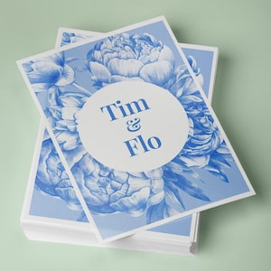 Personalisierbare Grußkarte mit blauen Blumen für besondere Anlässe | Valentinstag, Jahrestag, Geburtstag, Hochzeit, Verlobung, Muttertag
